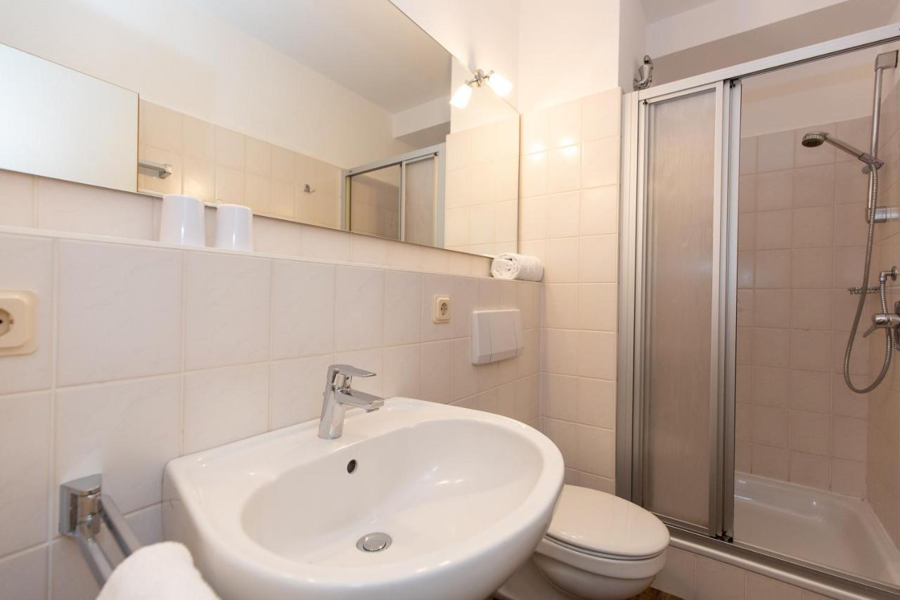 Apartment Trafalgar 246 *